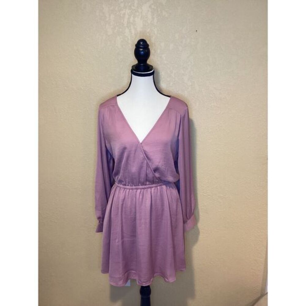 American Eagle Size Medium Mauve V-Neck, long sleeve‎ mini dress